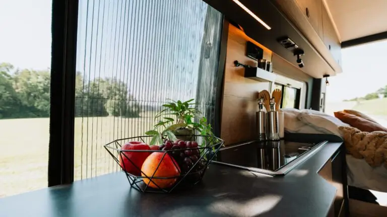 Aventuro-600-cocina-2