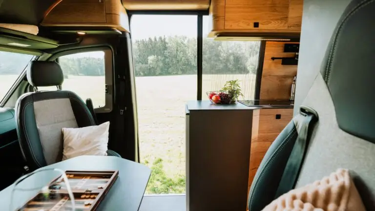 Aventuro-600-salón-cocina-general