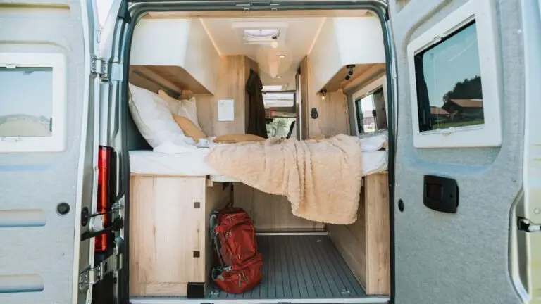 Celebration-600-maletero